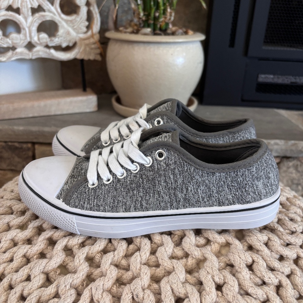 CoXist Women's Canvas Low Top Gray SZ 6 Sneakers